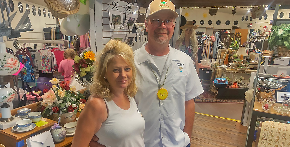 Amber and Skip Whaley at Secondhand Sunshine Kit Norland 1171x593