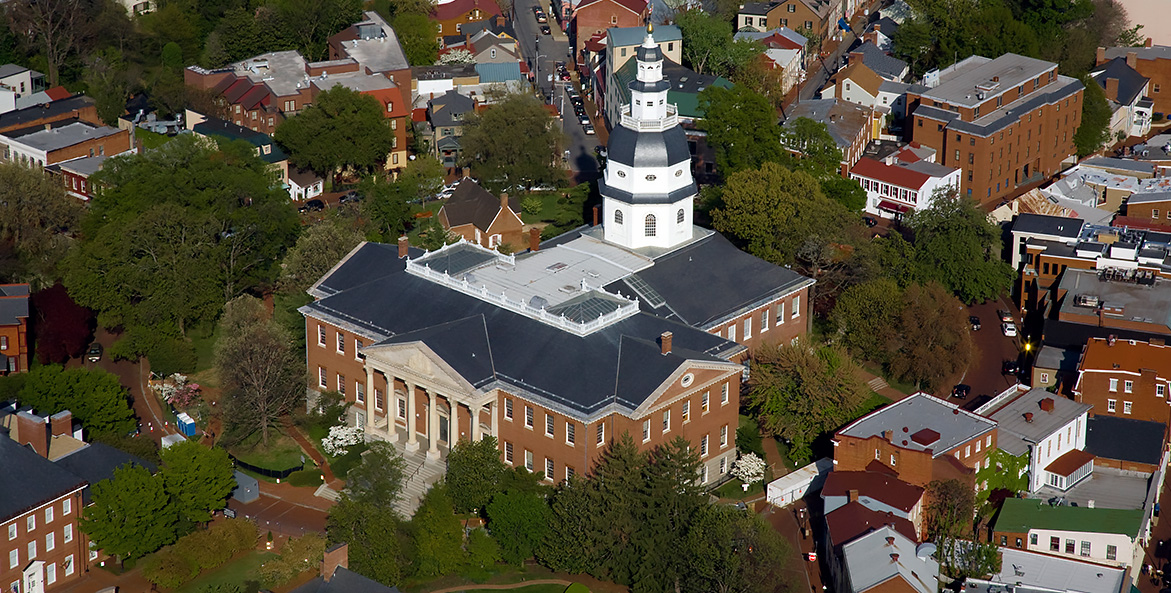 Aerial image of the Maryland's Capitol building on State Circle.