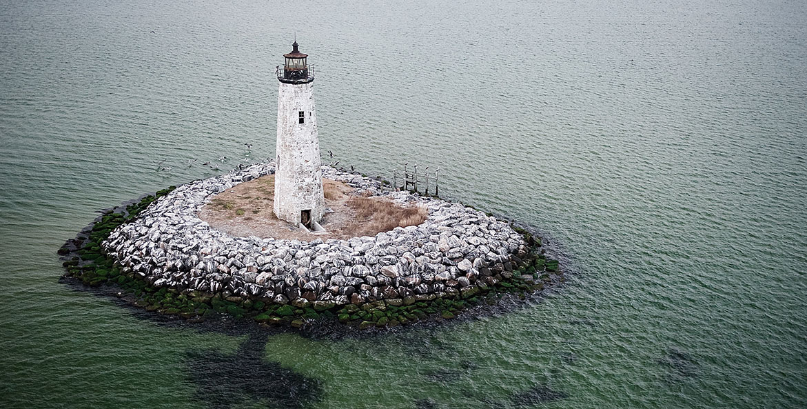 Lighthouse aerial-Bill Portlock-1171x593