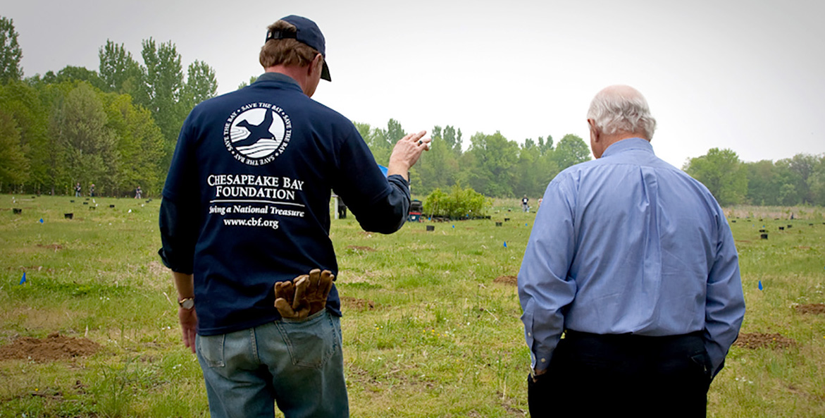 will-baker-sen-cardin_2010-holly-beach-tree-planting_nikki-davis_1171x593