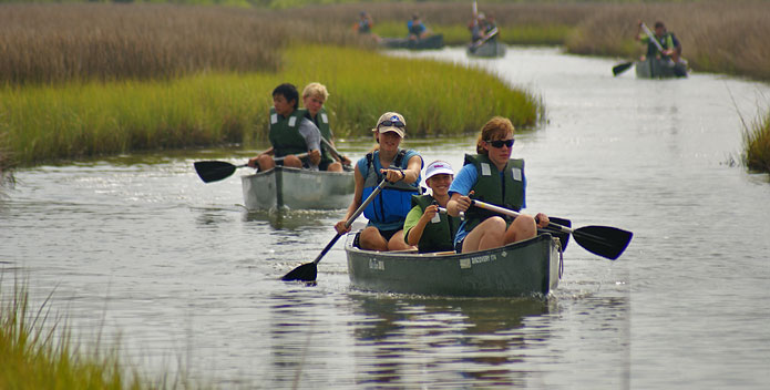 DSC02702-education-students-canoes_695x352.jpg