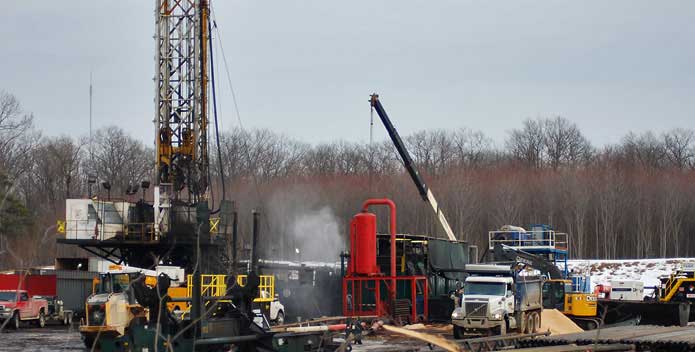 drillinginstateforest1TomPelton-CBFStaff_695x352.jpg