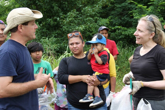 Abigail Spanberger speaks with individuals at CBF's Clean the Bay Day
